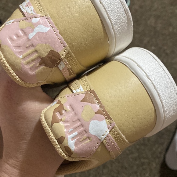 Shoes - Picture 3 of 4